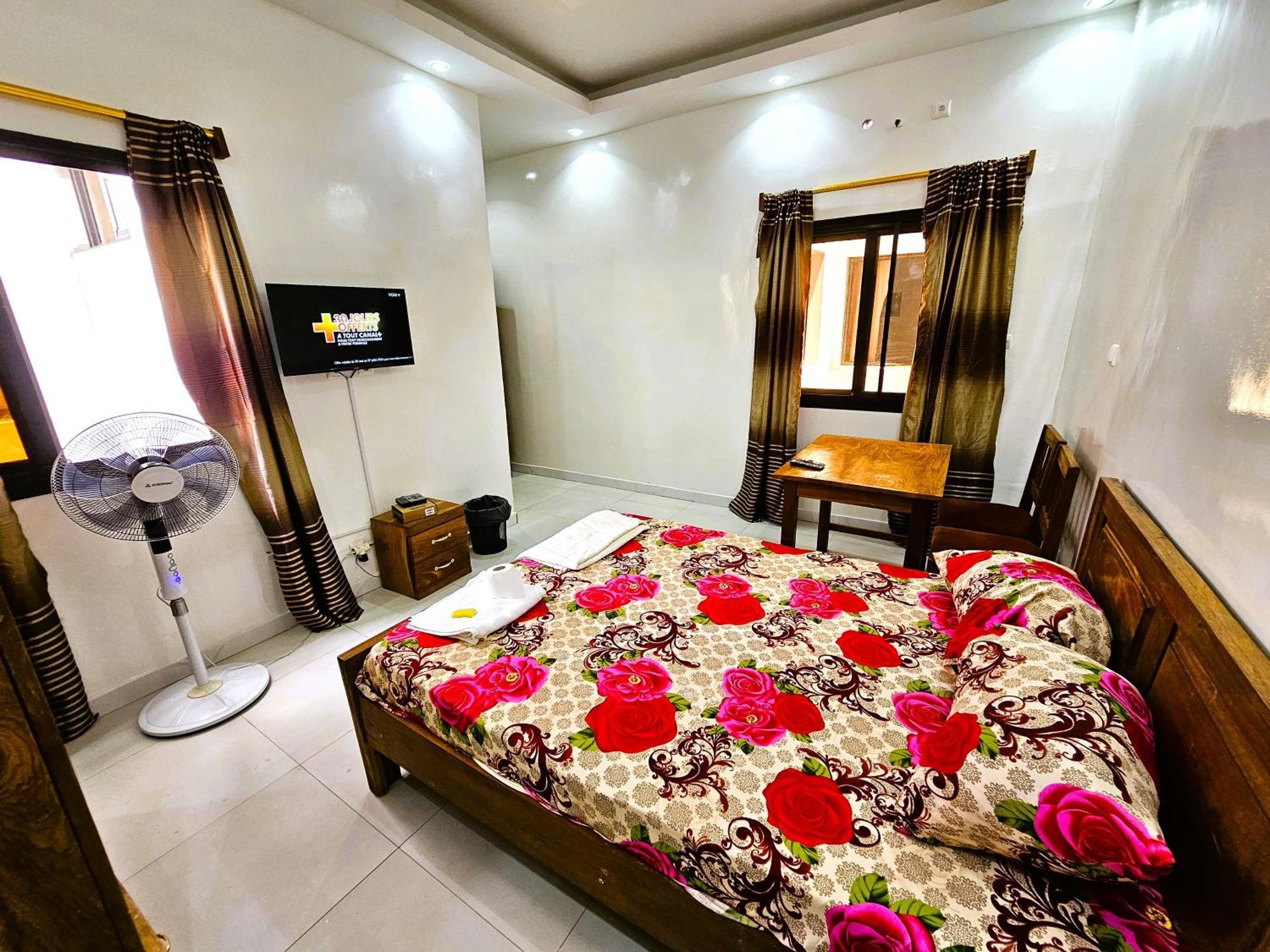 Chambre Ngor- Douche Privee-Salon-Cuisine-Netflix Hotel Dakar Exterior foto